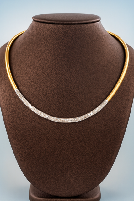 Élégant collier semi-rigide or jaune et or blanc avec diamants – Dépôt-vente Or Ligne sur le Bassin d’Arcachon