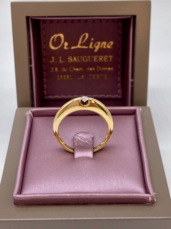 Bague en or 750/1000ème solitaire diamant serti semi clos en dépôt vente chez Or Ligne à La Teste de Buch sur le Bassin d'Arcachon