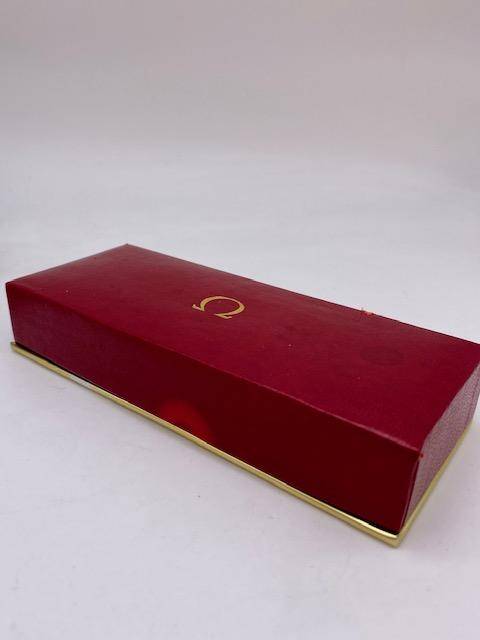 Montre vintage OMEGA Constellation automatic chronometer unisexe avec sa boîte d'origine en dépôt vente Chez Or Ligne sur le Bassin d'Arcachon