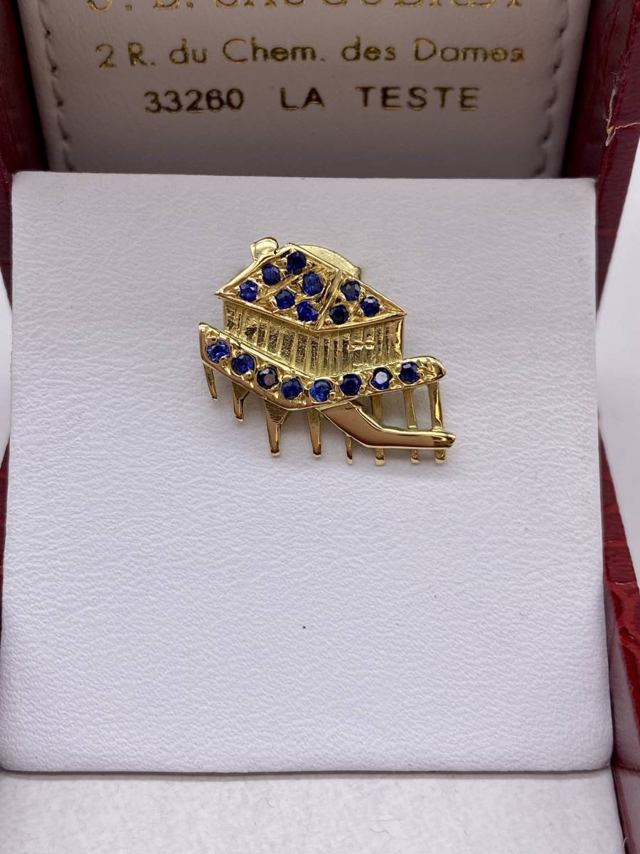 Pendentif en or 750/1000ème avec saphirs bleus : Découvrez la magie de la cabane tchanquée du Bassin d'Arcachon chez Or Ligne à La Teste