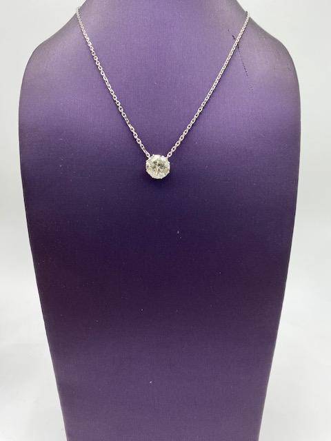 Ensemble chaîne et pendentif fixe en or blanc 750/1000ème avec diamant de plus de 2 carats en dépôt vente chez Or Ligne à La Teste sur le Bassin d'Arcachon