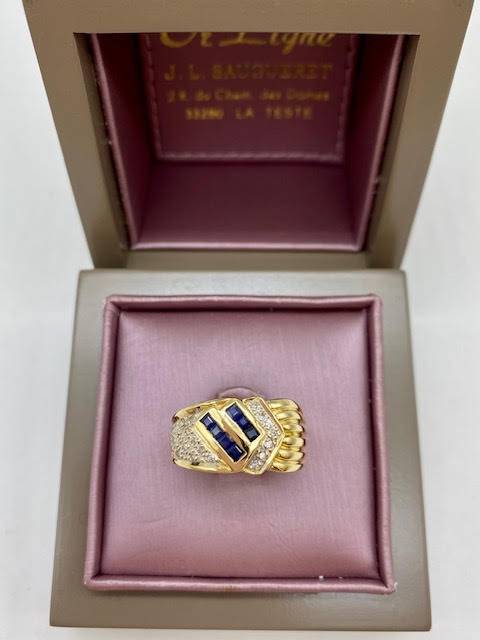 Acheter bijou de qualité en or 750/1000ème en seconde main avec saphirs et diamants grâce à Or Ligne à La Teste de Buch en Gironde 