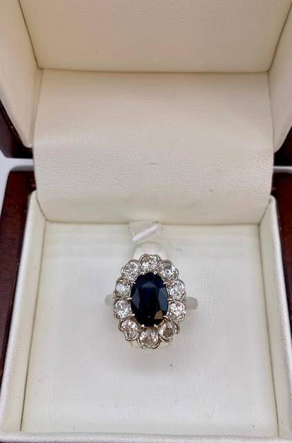 Heritage de Luxe: La Bague Pompadour Or Blanc à La Teste de Buch chez Or Ligne